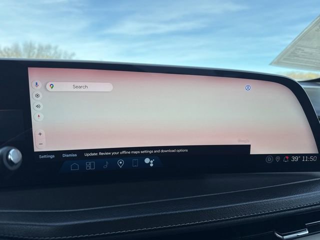 Used 2024 Cadillac XT4 Premium Luxury image 3