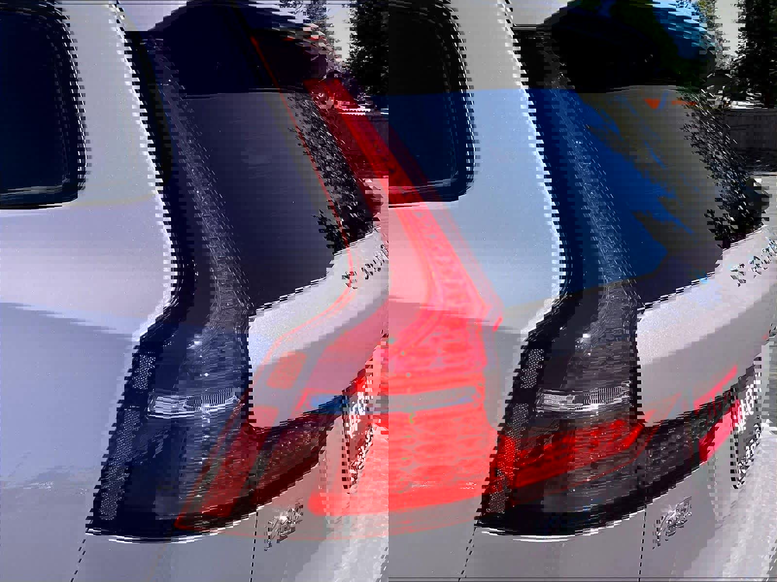 New 2026 Volvo V60 B5 Cross Country Ultra image 25