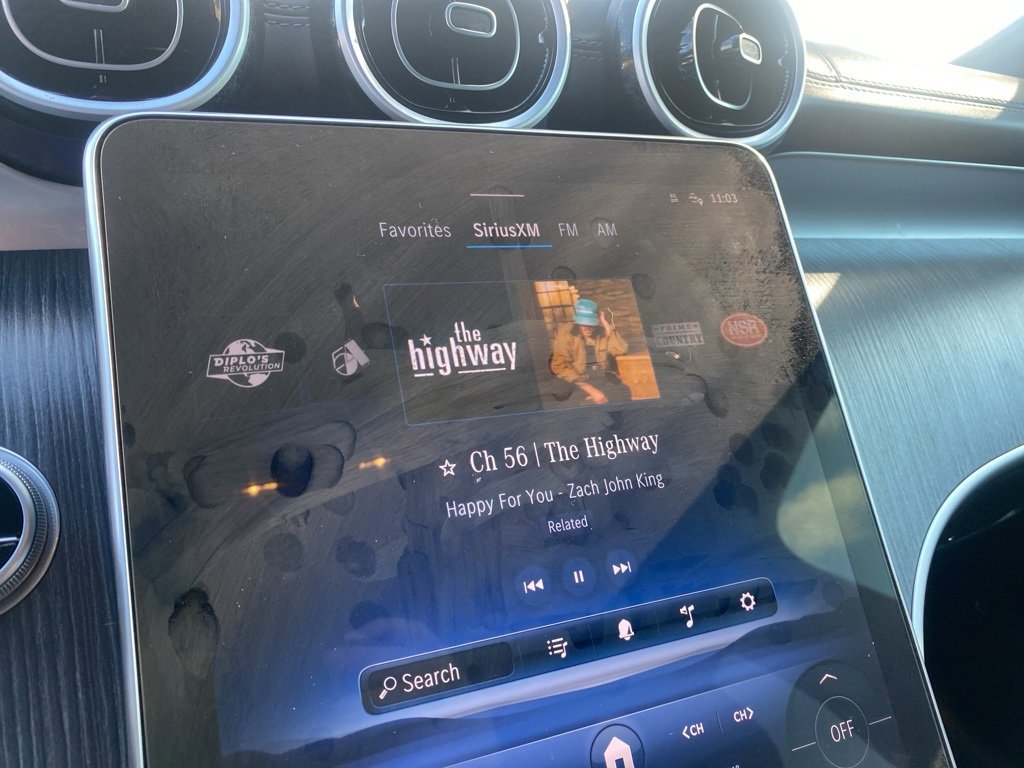 Used 2025 Mercedes-Benz GLC 350e 4MATIC image 17