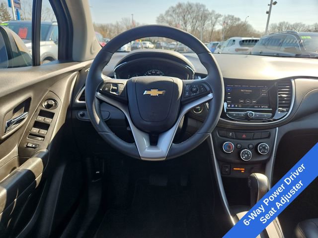 Used 2022 Chevrolet Trax LT w/ LT Convenience Package image 14