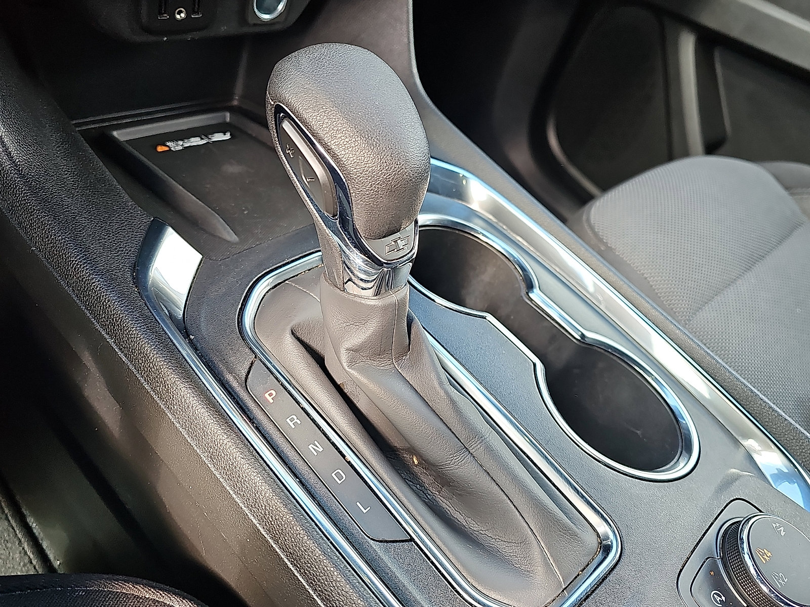 Used 2023 Chevrolet Traverse LT w/ Rear Camera Mirror Package image 17