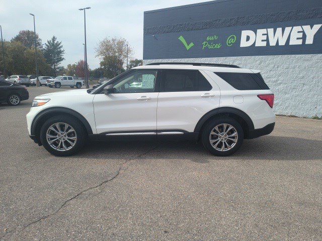 Used 2020 Ford Explorer XLT w/ Equipment Group 202A image 2
