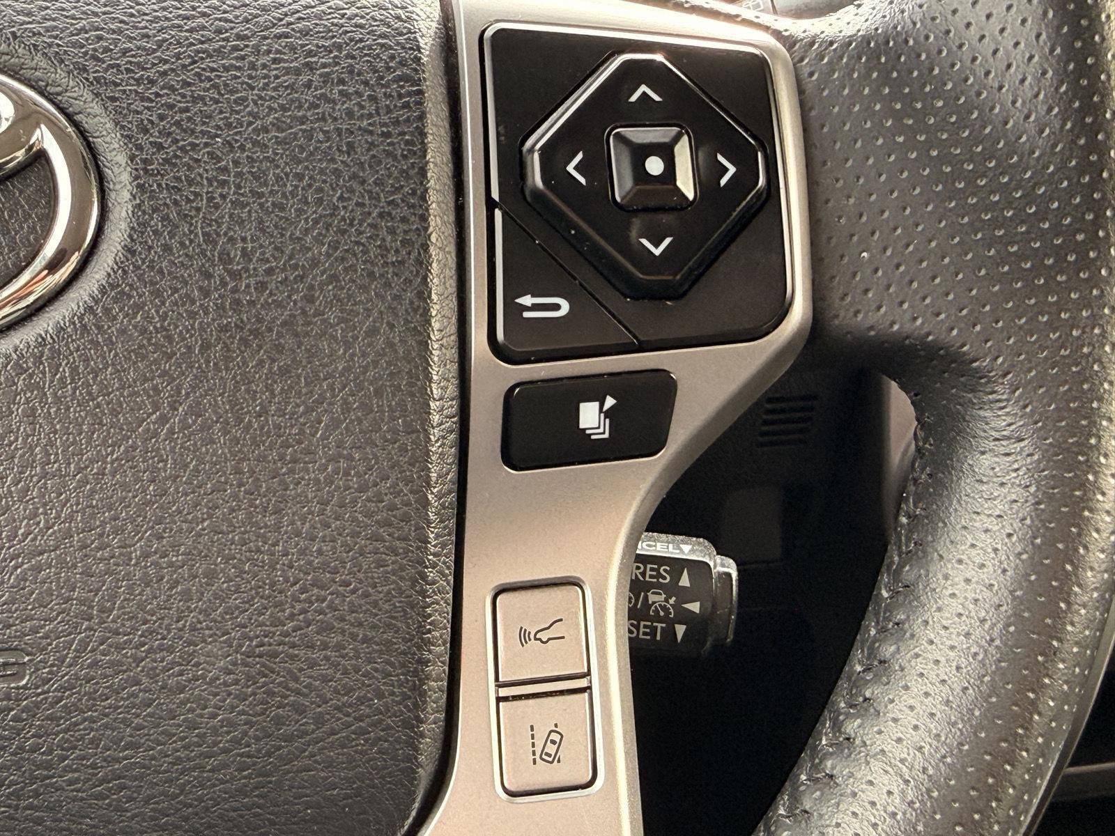 Certified 2024 Toyota 4Runner SR5 AWD/4WD image 21