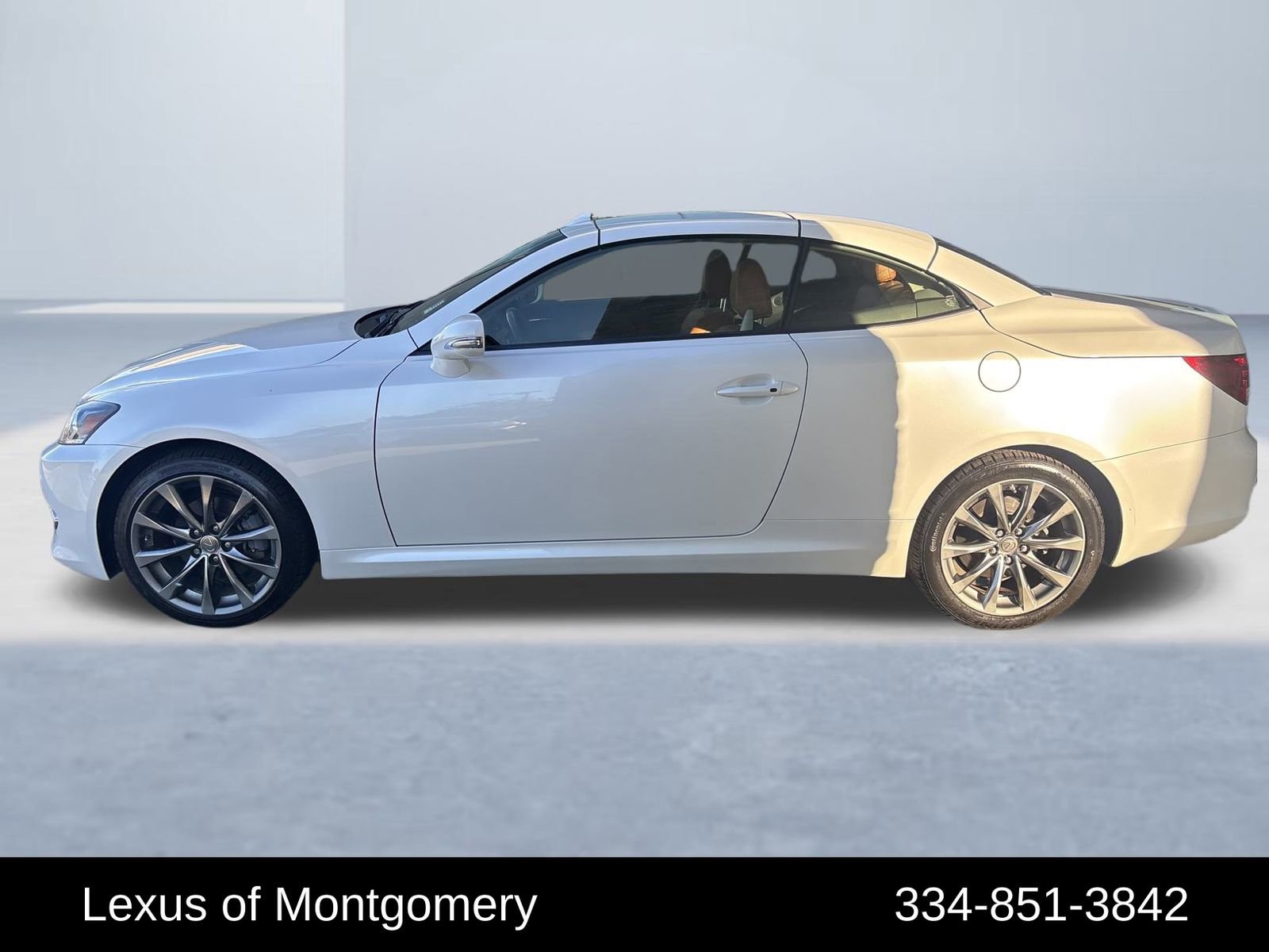 Used 2013 Lexus IS 250C image 2