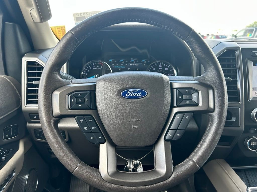 Used 2018 Ford Expedition Max XLT w/ Equipment Group 202A AWD/4WD image 23