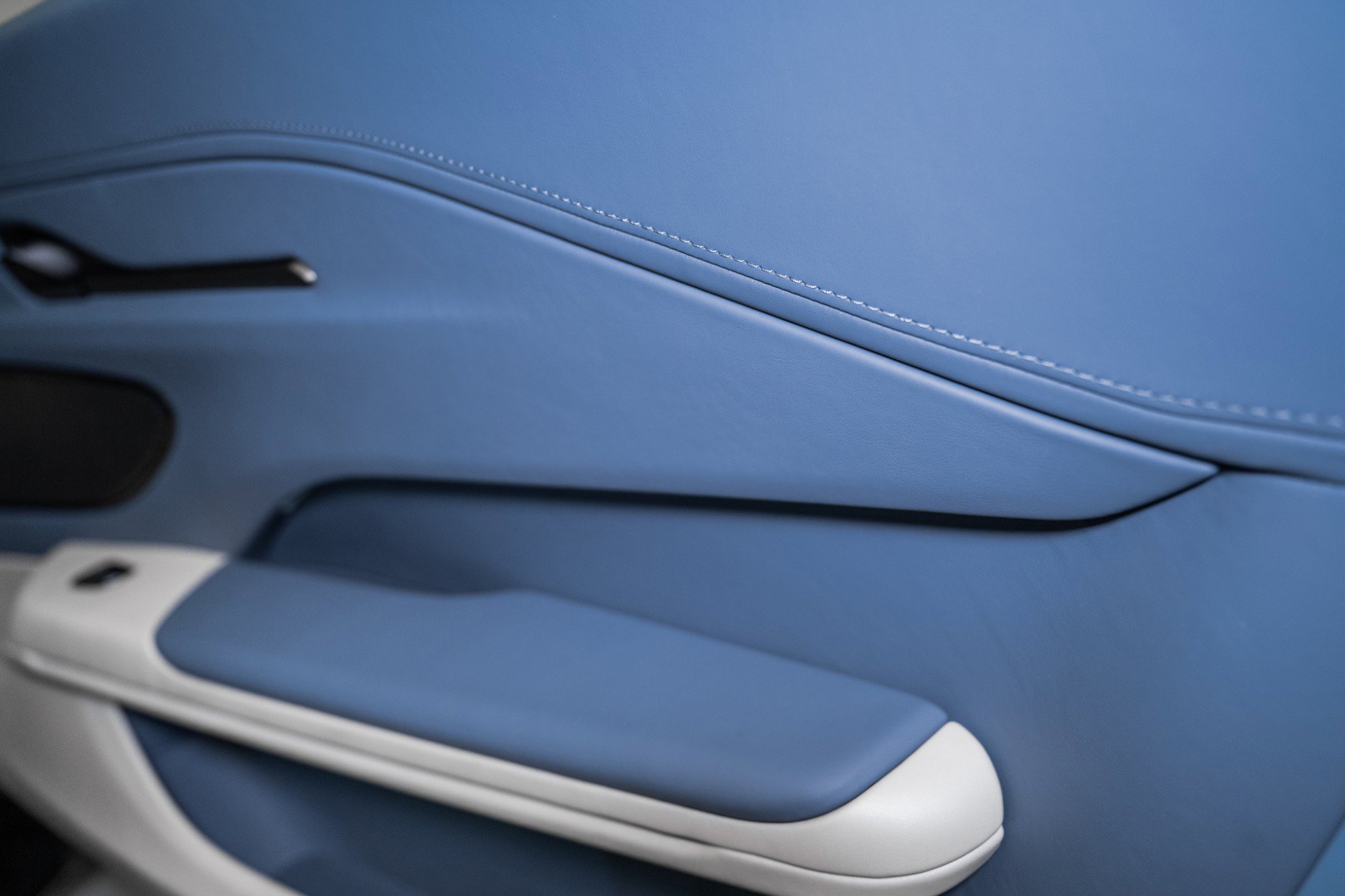 New 2026 Aston Martin V8 Vantage Coupe image 34