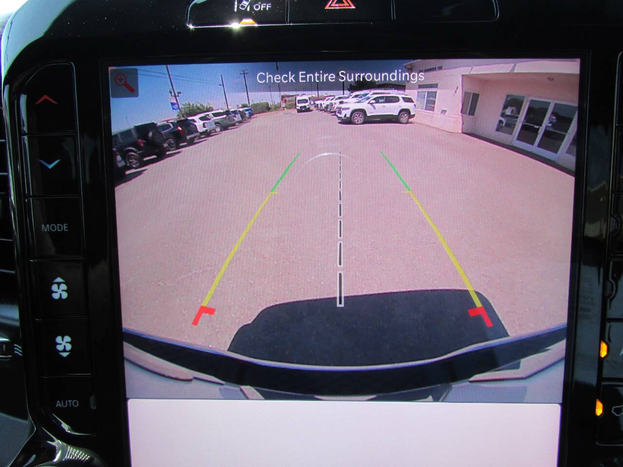 Used 2025 RAM 1500 Laramie AWD/4WD image 32