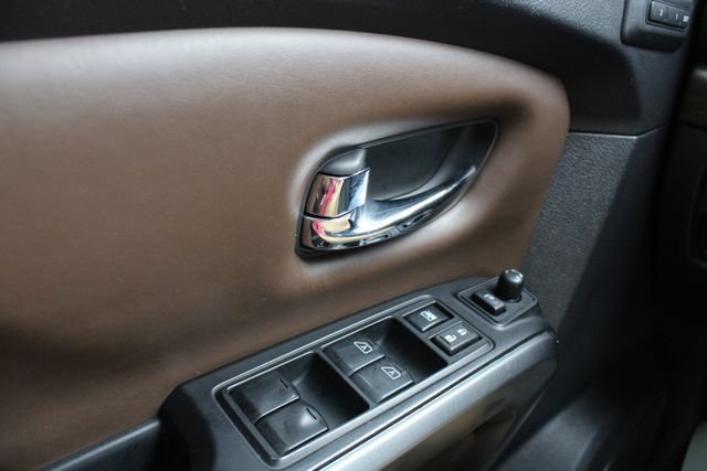 Used 2017 Nissan Titan Platinum Reserve AWD/4WD image 7