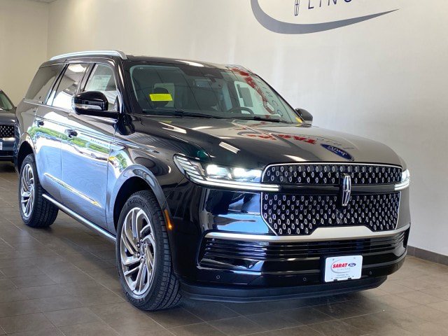 New 2027 Lincoln Navigator Reserve AWD/4WD image 2