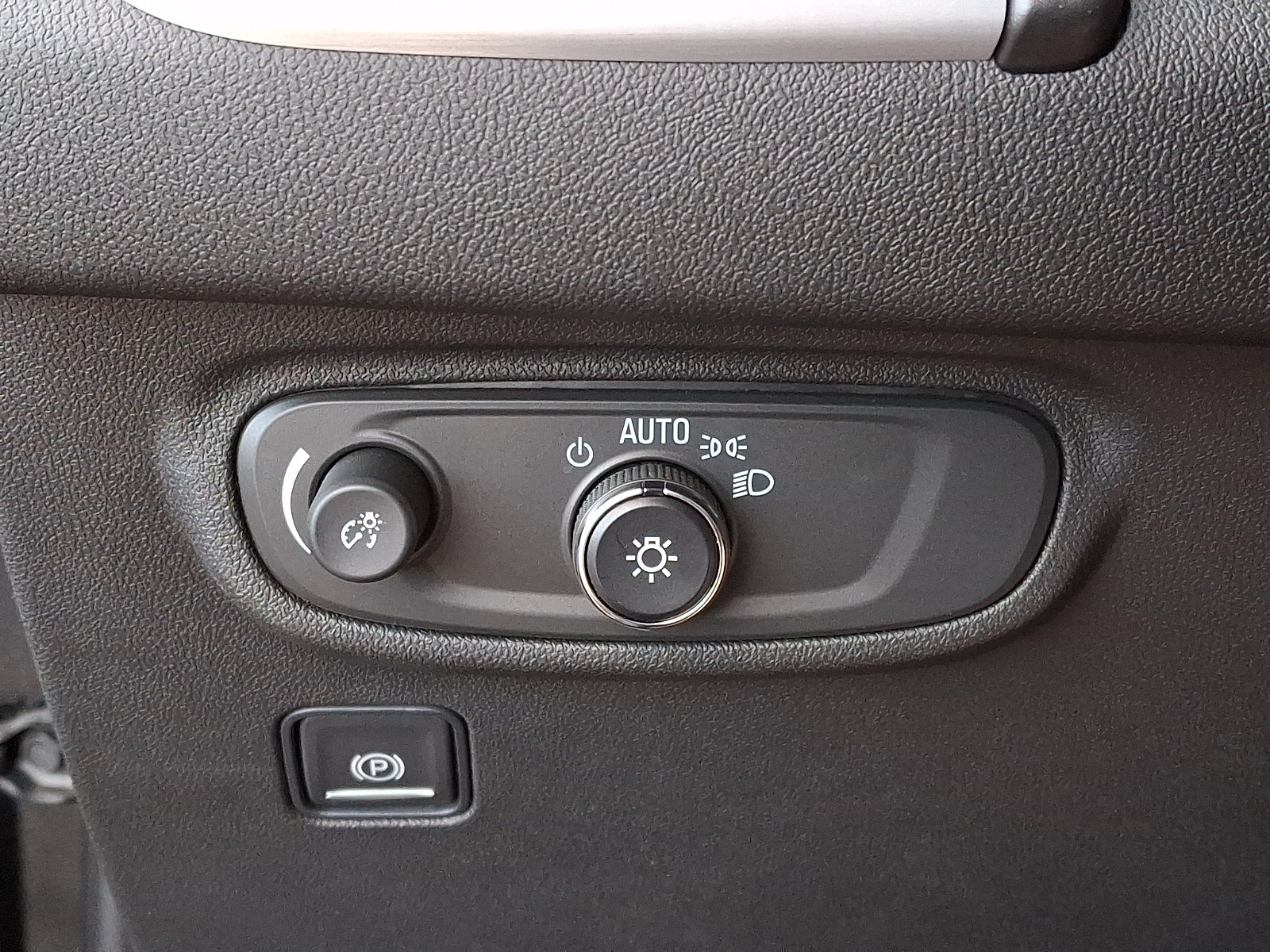 Certified 2022 GMC Terrain SLE w/ Driver Convenience Package FWD image 27