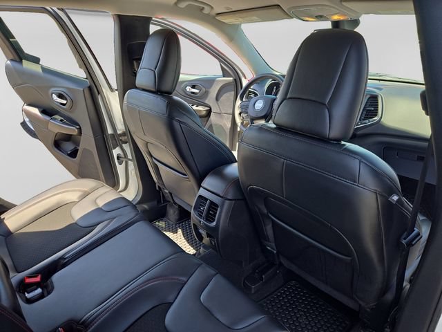 Used 2020 Jeep Cherokee Trailhawk AWD/4WD image 27