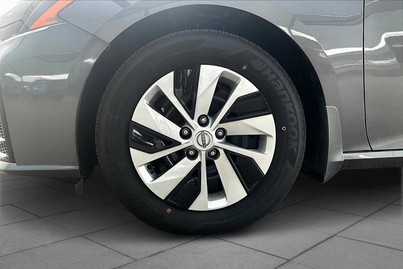 New 2025 Nissan Altima 2.5 S image 9