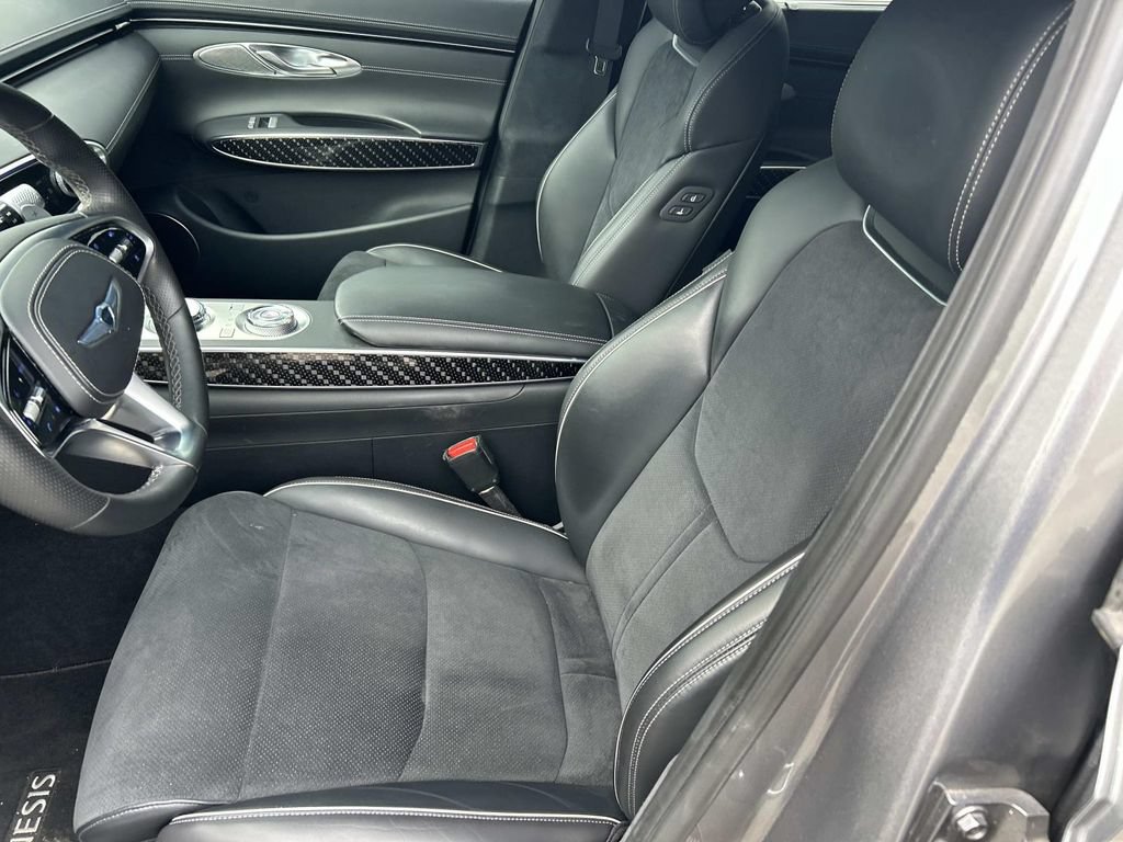 Used 2022 Genesis GV70 3.5T Sport w/ Sport Prestige Package AWD/4WD image 17