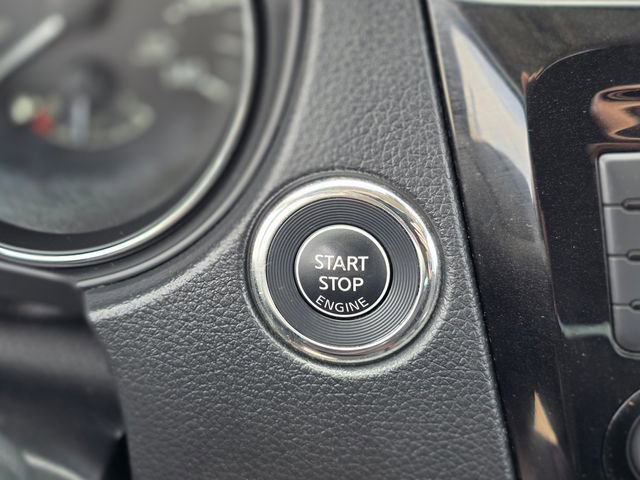 Used 2019 Nissan Rogue SV image 34