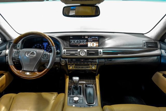 Used 2015 Lexus LS 460 w/ Comfort Package RWD image 21