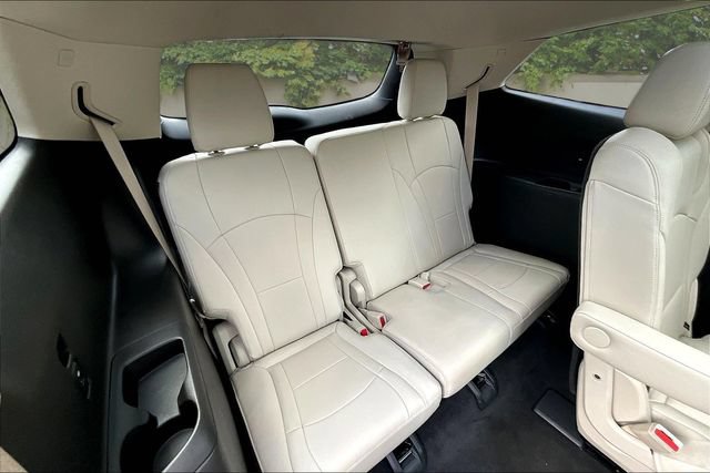 Used 2023 Buick Enclave Essence w/ Experience Buick Package FWD image 26