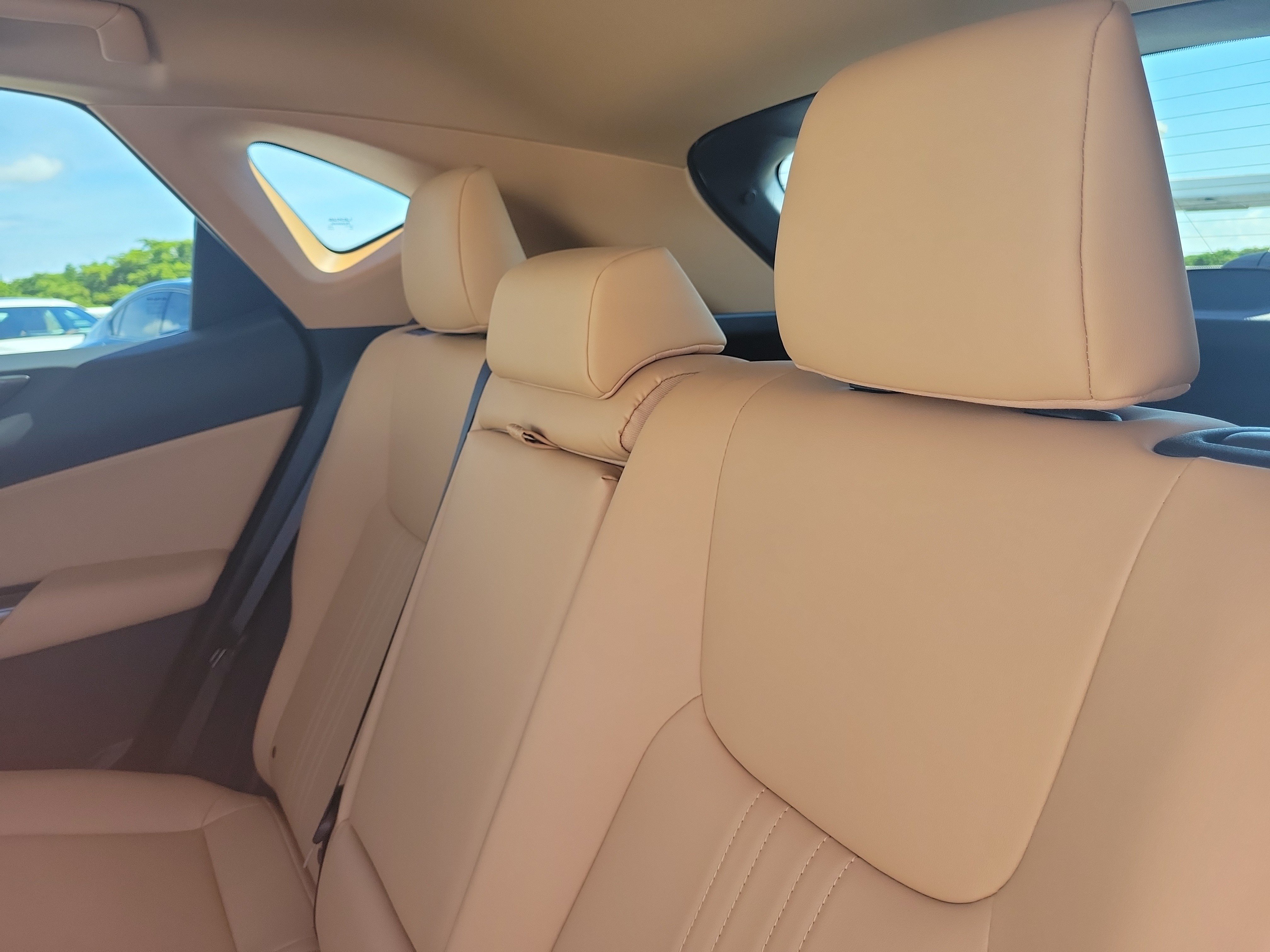 Used 2025 Lexus NX 250 FWD w/ Accessory Package (Z2) image 12