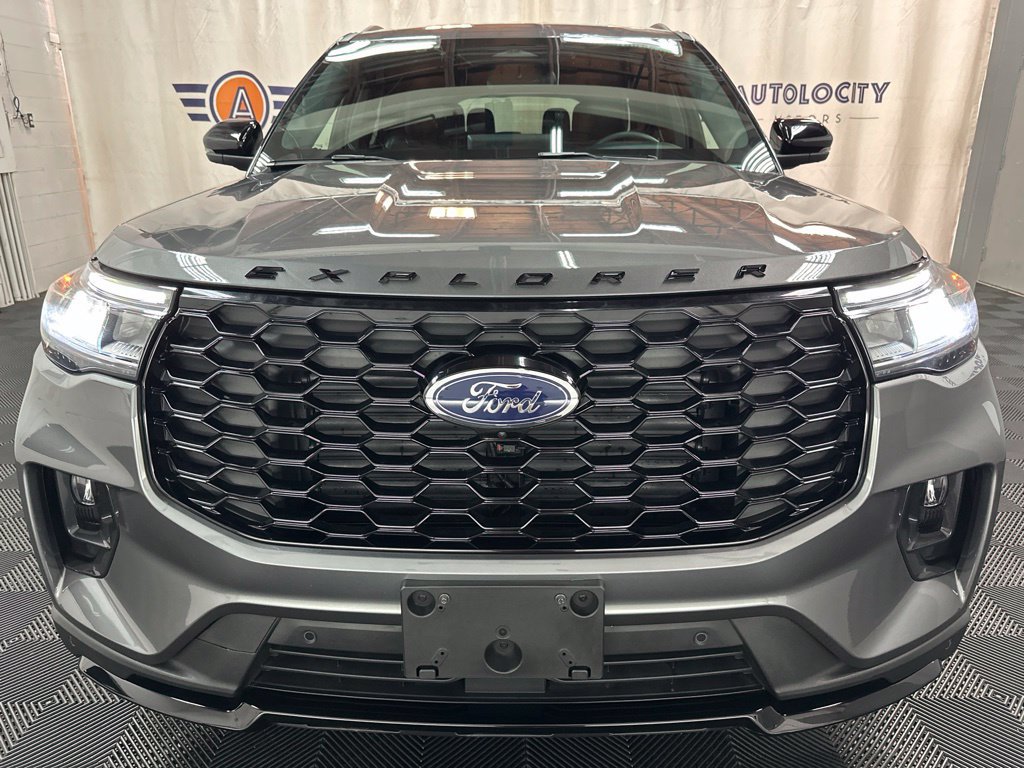 Used 2026 Ford Explorer ST-Line AWD/4WD image 3