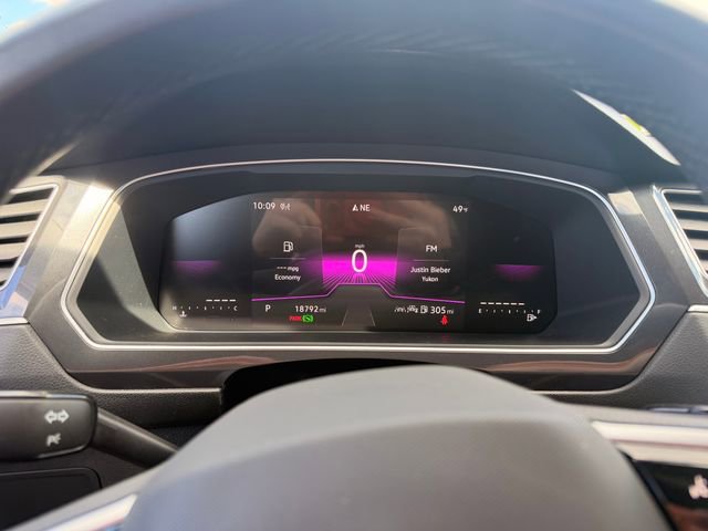 Certified 2024 Volkswagen Tiguan SE R-Line AWD/4WD image 20