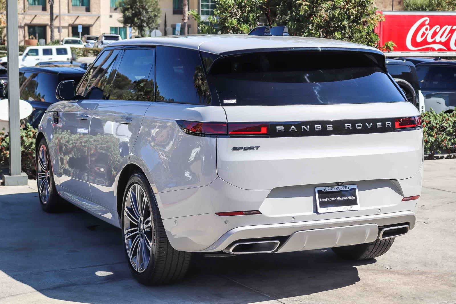 Used 2025 Land Rover Range Rover Sport Dynamic SE AWD/4WD image 2