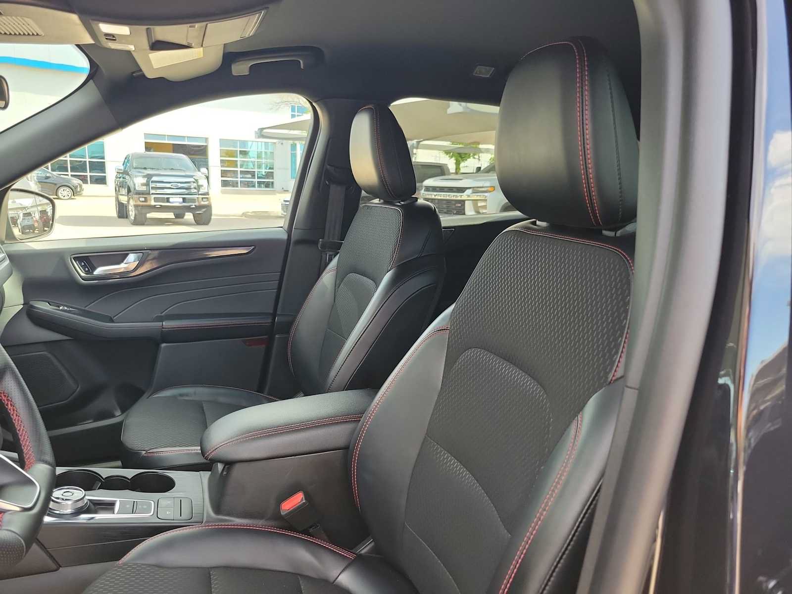 Used 2025 Ford Escape ST-Line Select AWD/4WD image 15