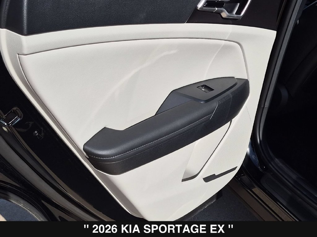 Used 2026 Kia Sportage EX w/ EX Panorama Roof Package FWD image 18