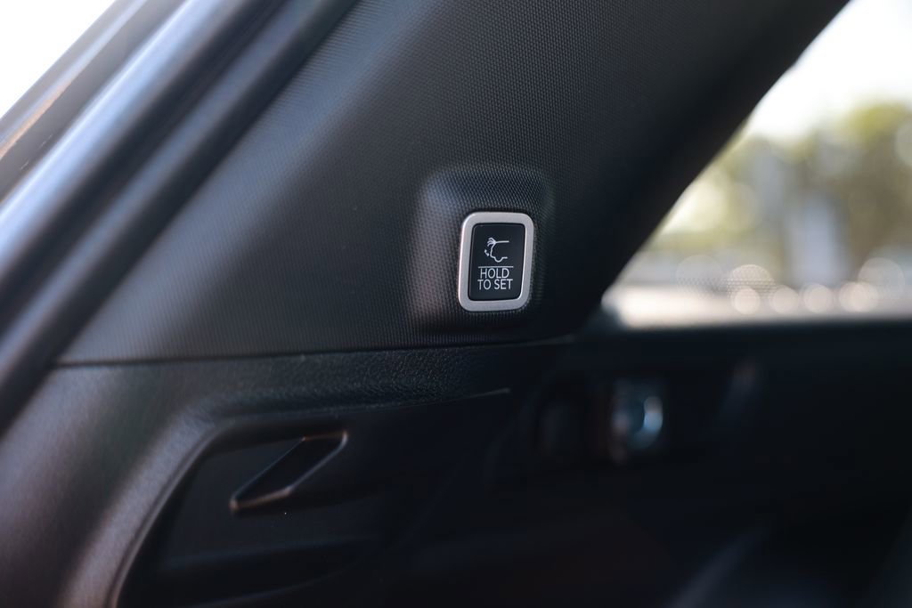 New 2025 Jeep Grand Cherokee Limited w/ Black Appearance Package image 33