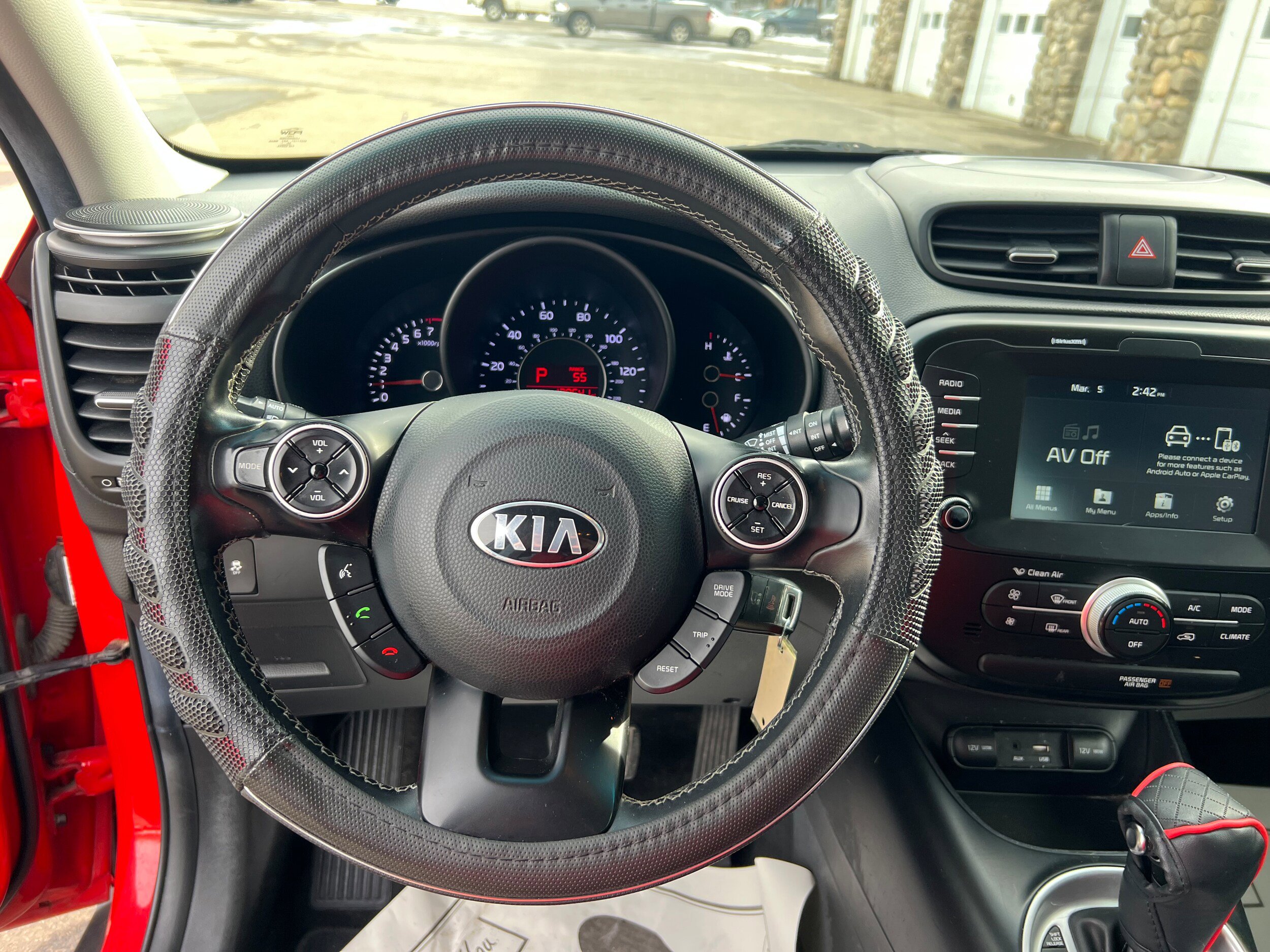 Used 2018 Kia Soul + image 13