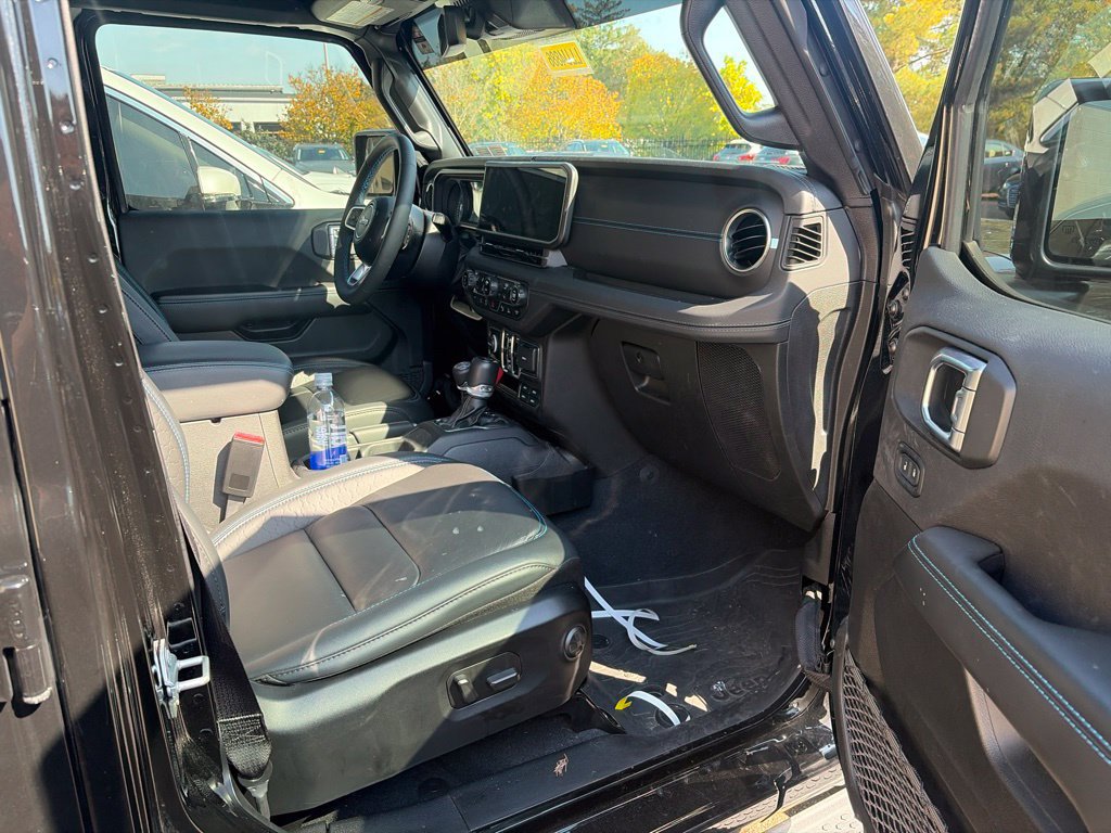 Used 2024 Jeep Wrangler High Altitude AWD/4WD image 10