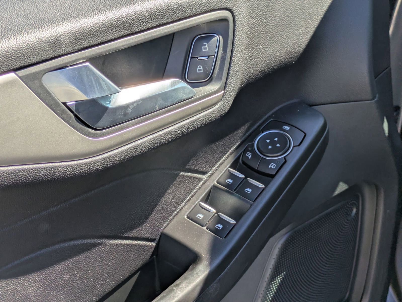 Used 2021 Ford Escape SEL image 12