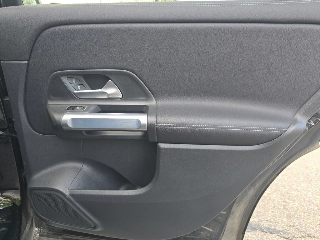 Certified 2023 Mercedes-Benz GLB 250 4MATIC image 22