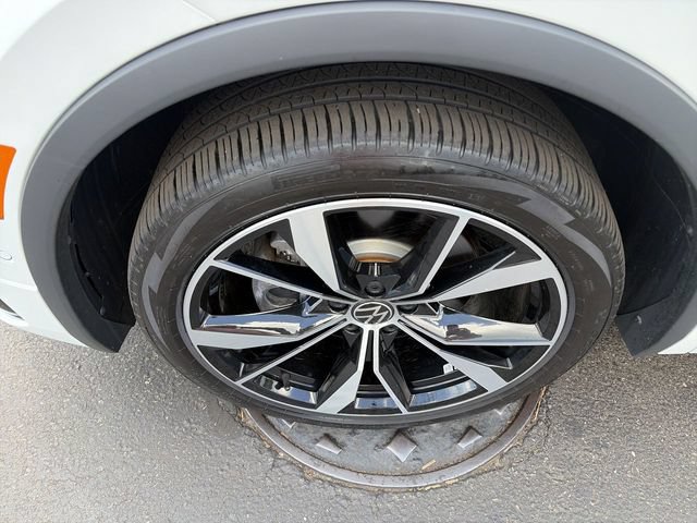 Used 2024 Volkswagen Tiguan SEL R-Line AWD/4WD image 10