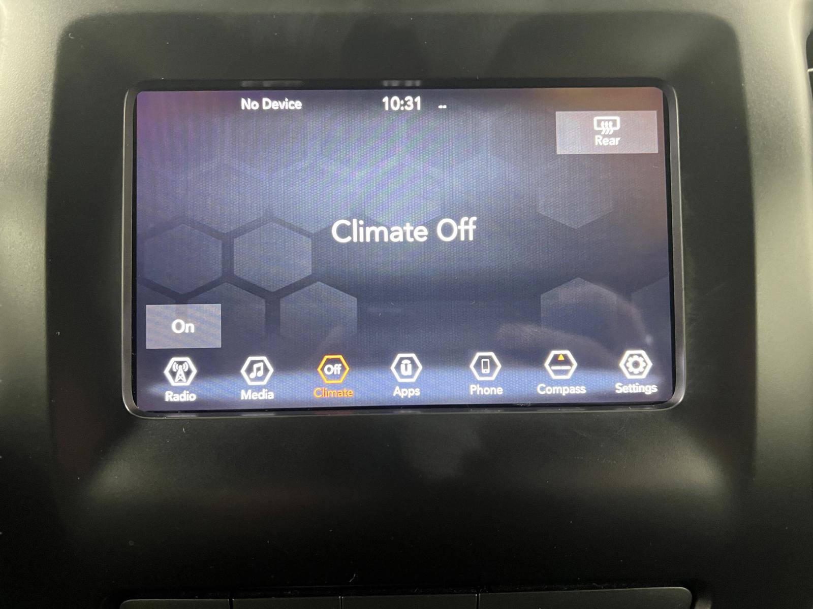 Used 2019 Jeep Cherokee Latitude Plus FWD image 18