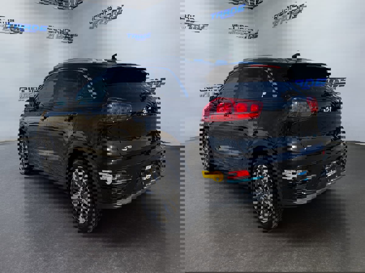 Used 2022 Kia Niro EX image 7