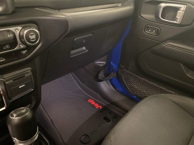 Used 2023 Jeep Wrangler Sahara AWD/4WD image 21