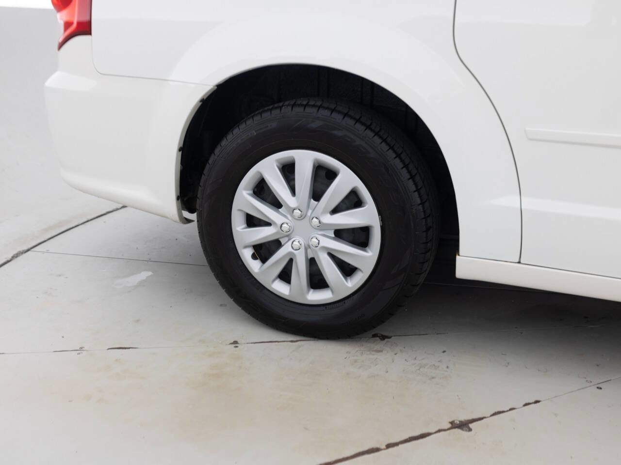 Used 2011 Dodge Grand Caravan Express FWD image 21