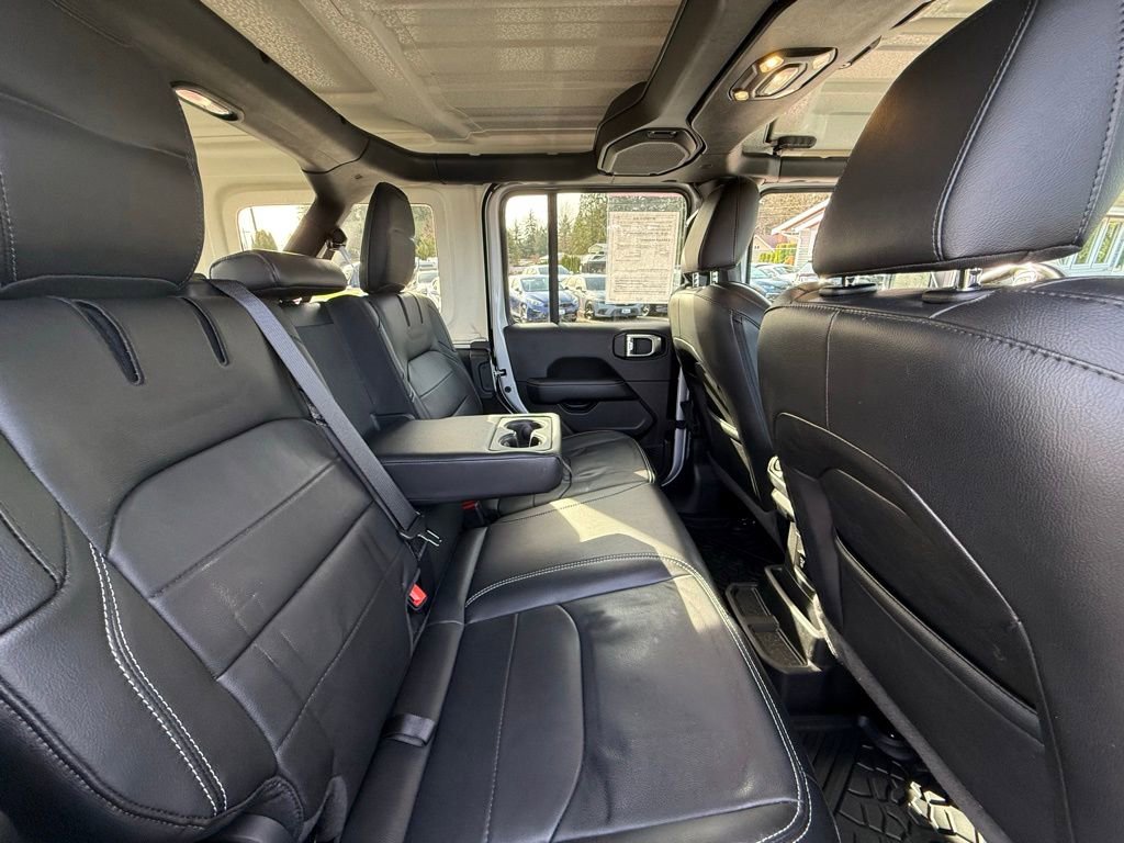 Used 2022 Jeep Wrangler Unlimited Sahara w/ Cold Weather Group image 18