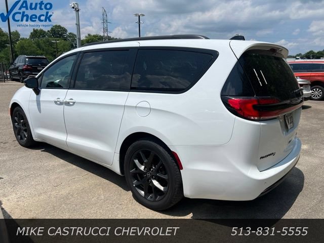 Used 2025 Chrysler Pacifica Limited FWD image 4