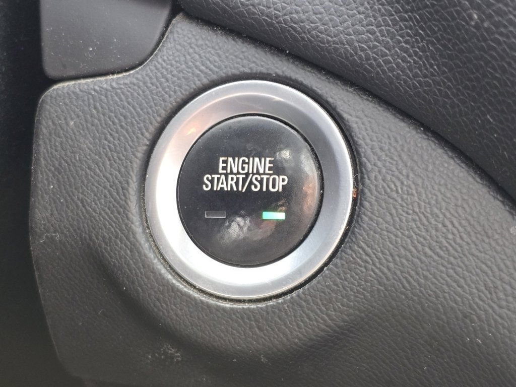 Used 2018 Chevrolet Equinox LT w/ Sun & Infotainment Package FWD image 27
