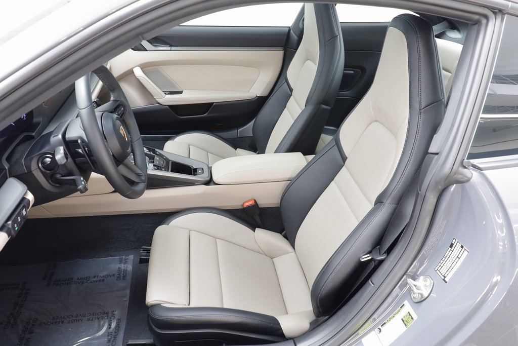 Used 2025 Porsche 911 Carrera image 8