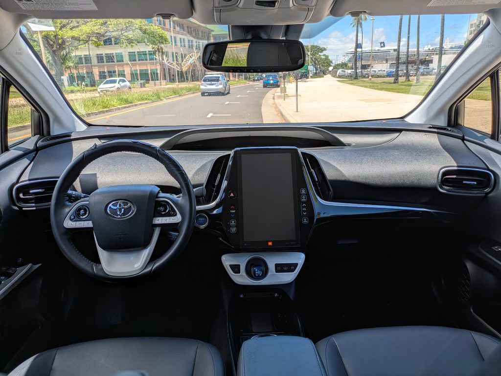 Used 2017 Toyota Prius Prime Advanced FWD image 18