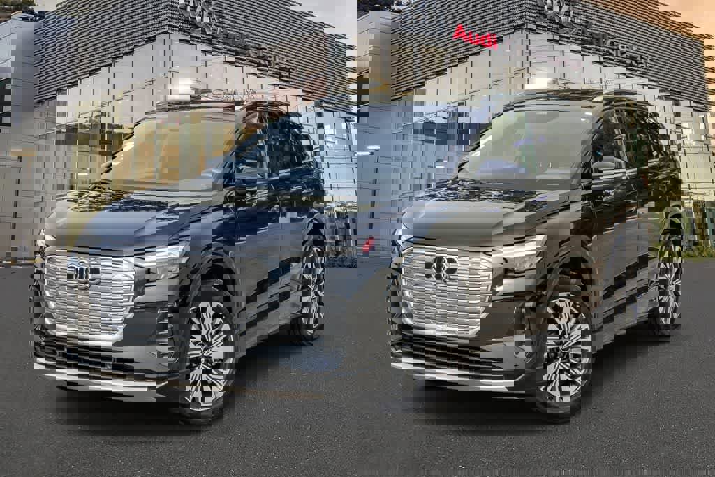 Used 2023 Audi Q4 e-tron Premium Plus w/ Premium Plus image 1