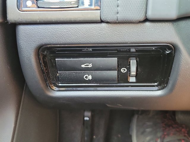 Used 2014 Jaguar F-TYPE S image 17