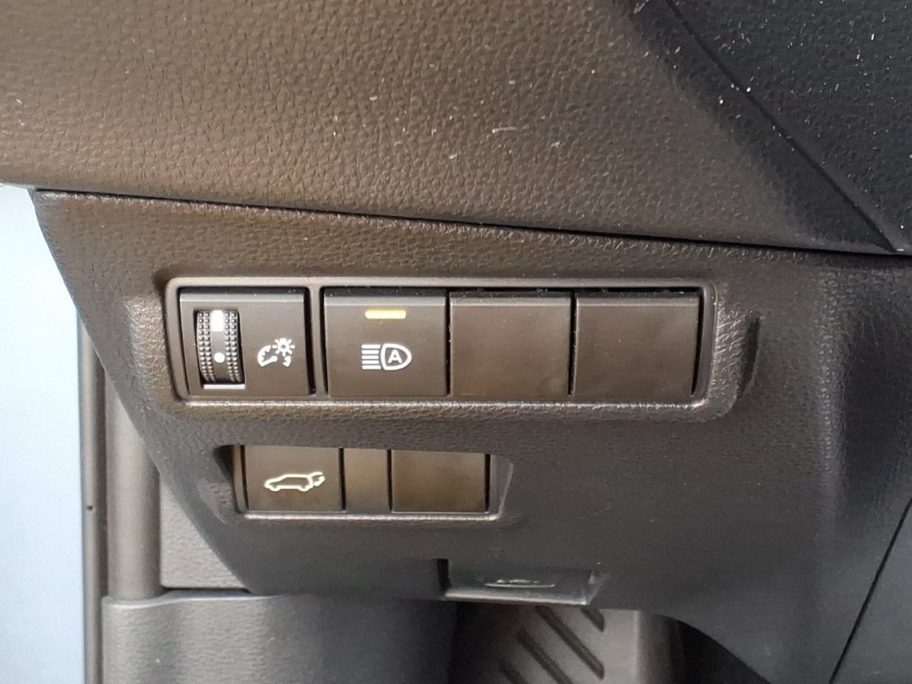 Certified 2025 Toyota Corolla Cross XLE w/ Convenience Package AWD/4WD image 16