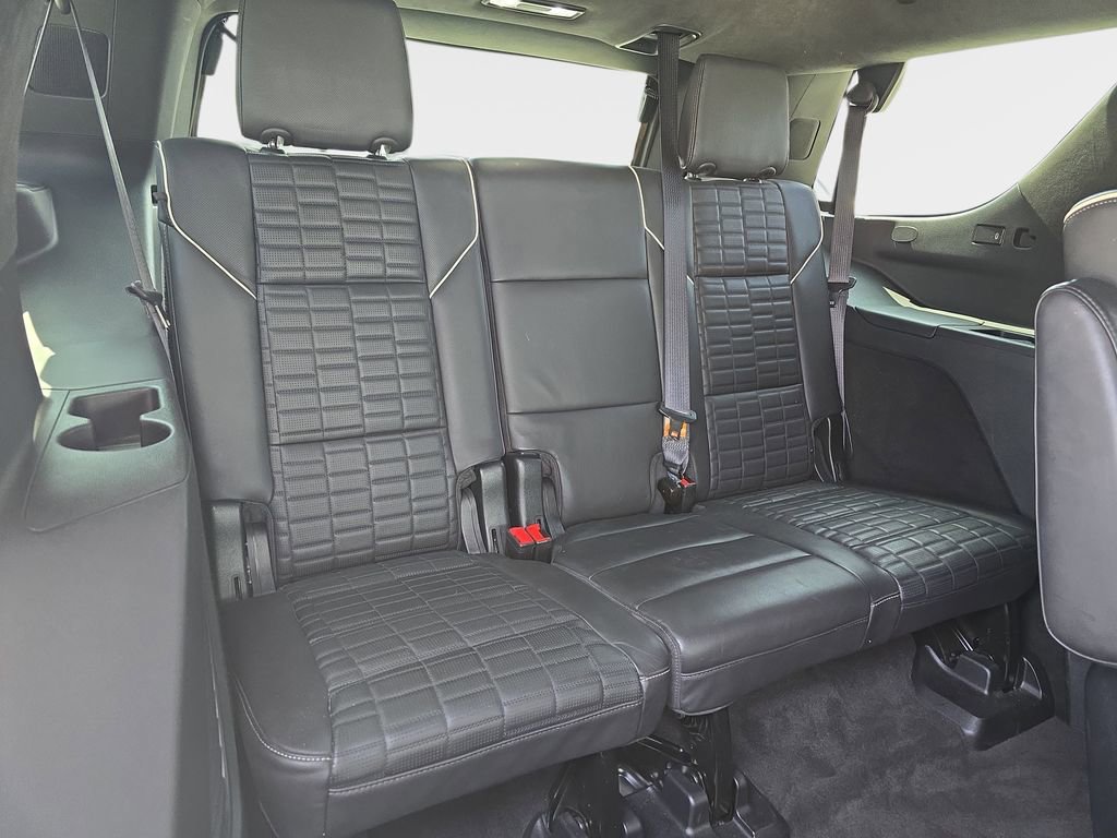Used 2022 Cadillac Escalade Sport Platinum w/ LPO, ONYX Package AWD/4WD image 16