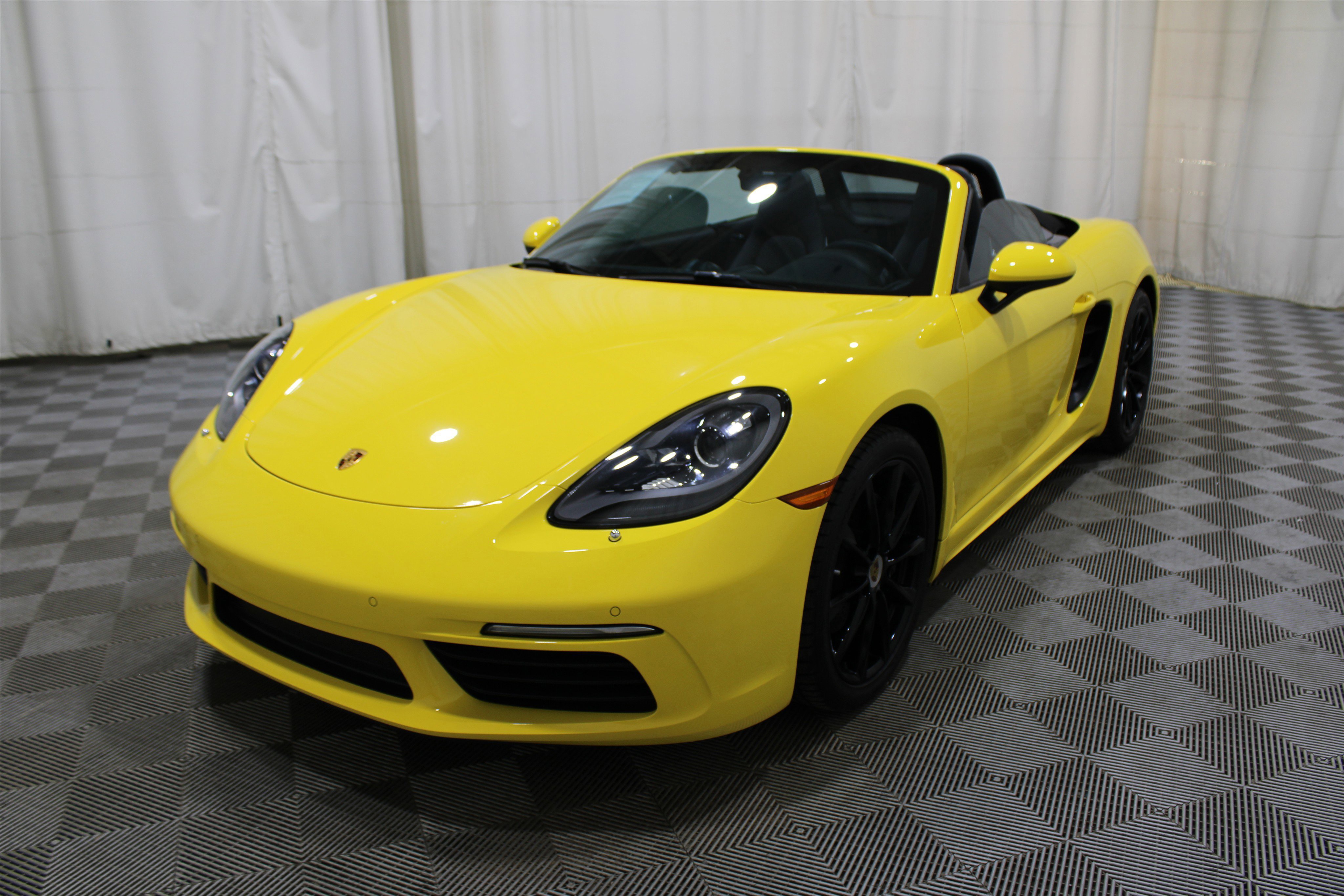 Used 2023 Porsche 718 Boxster w/ Sport Chrono Package image 44