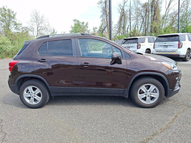 Used 2022 Chevrolet Trax LT w/ LT Convenience Package AWD/4WD image 8