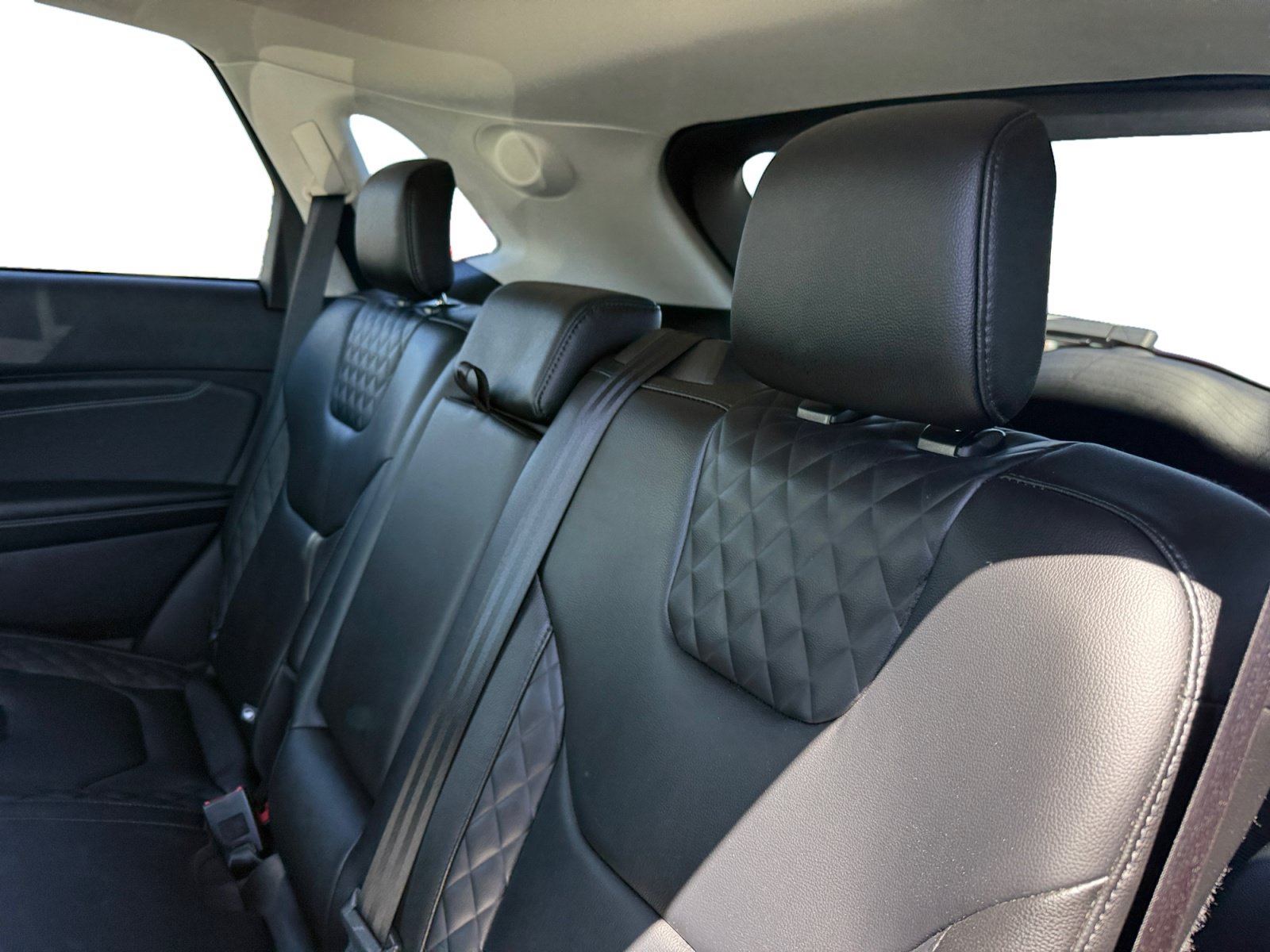 Used 2023 Ford Edge Titanium AWD/4WD image 16
