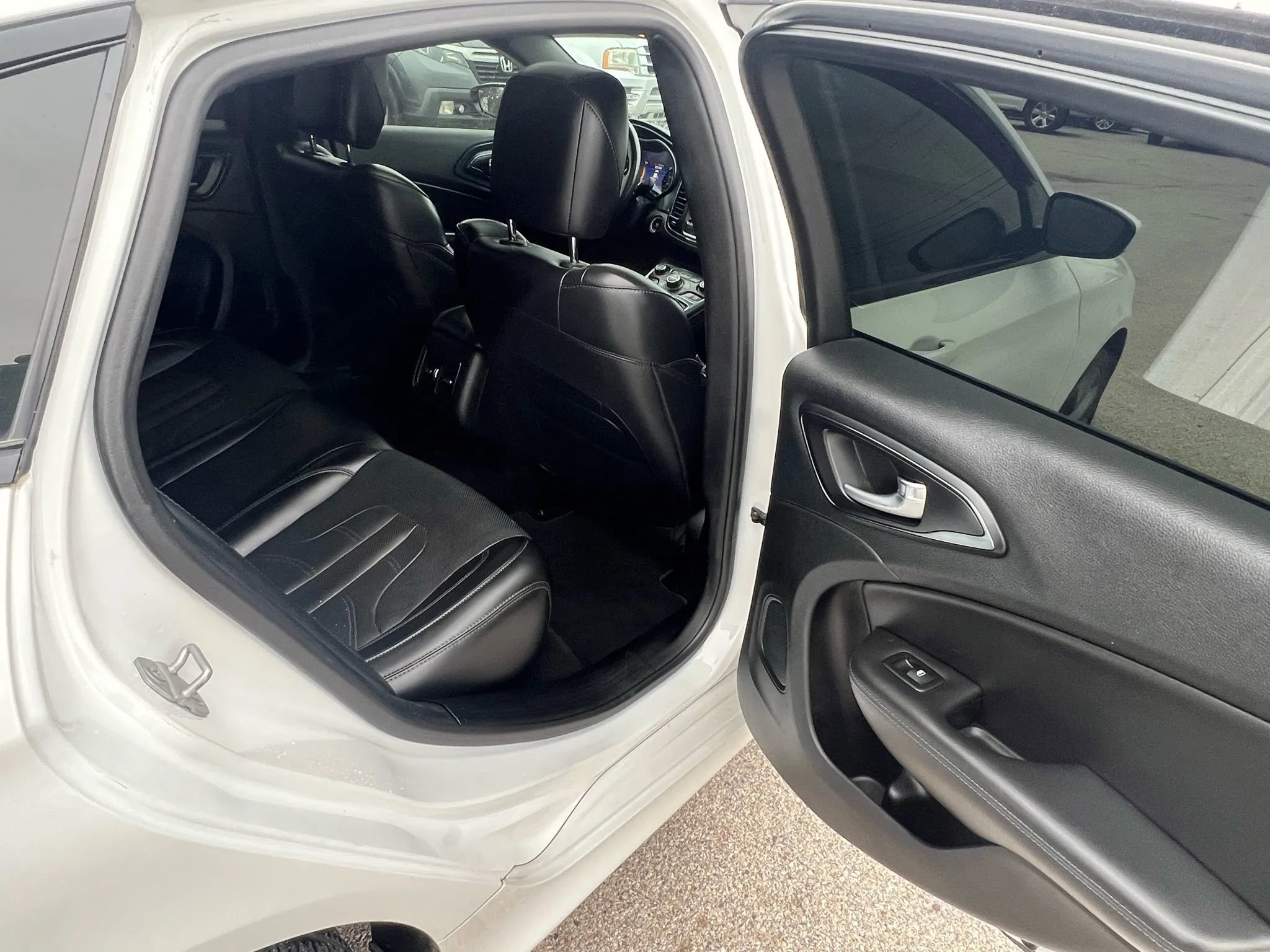 Used 2015 Chrysler 200 S w/ Navigation & Sound Group I image 21