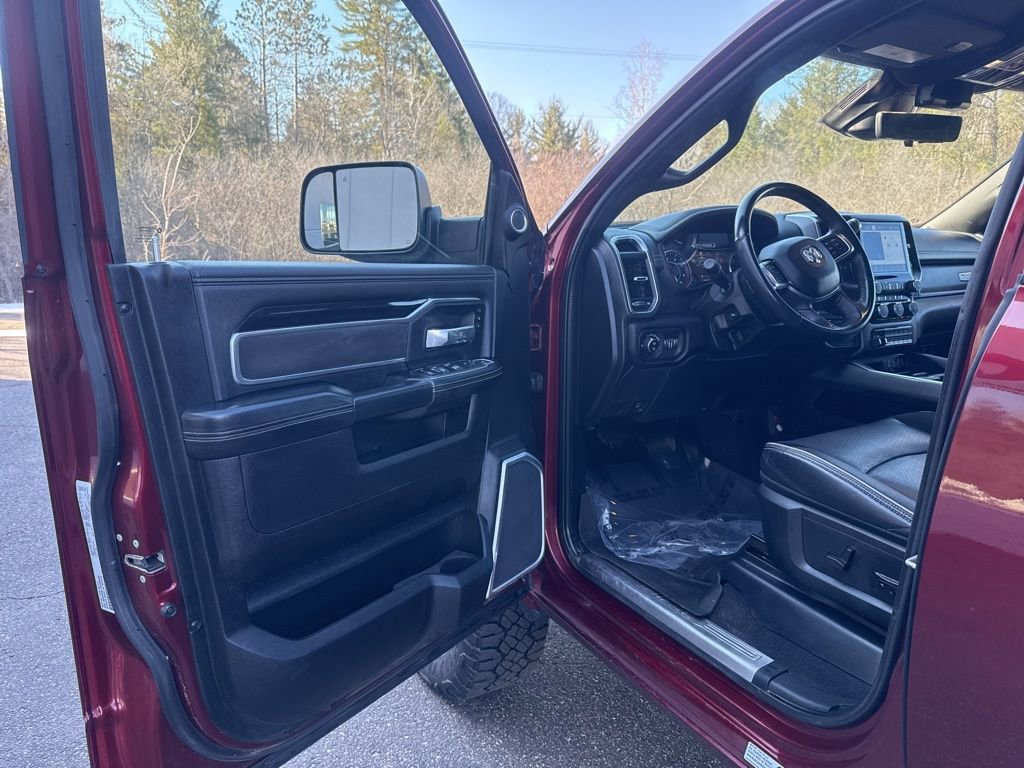 Used 2022 RAM 3500 Laramie AWD/4WD image 11